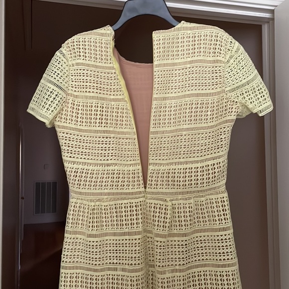 Gianni Bini Buttercup Yellow Dress in large. - Picture 6 of 7